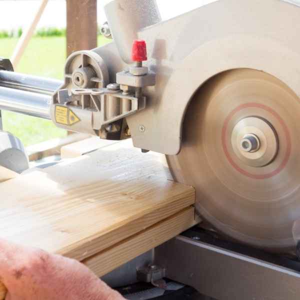 How To Avoid Splintering When Cutting Wood Circular Saw